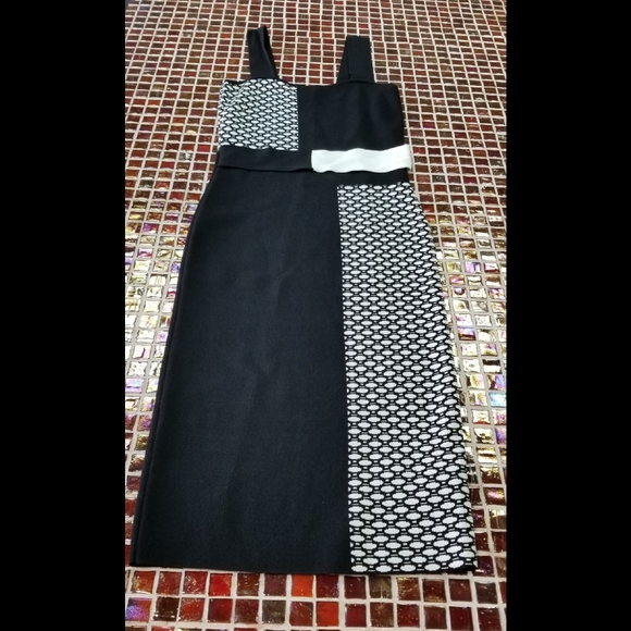 VENUS Dresses & Skirts - Black and White Midi Dress